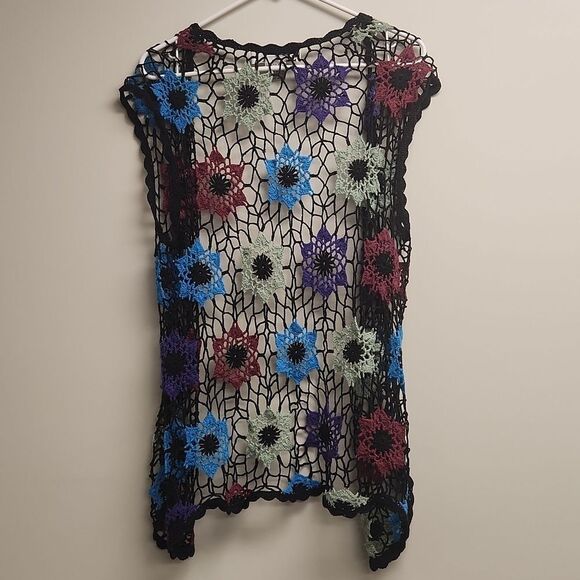Hand Knit Floral Vest M - Picture 3 of 7